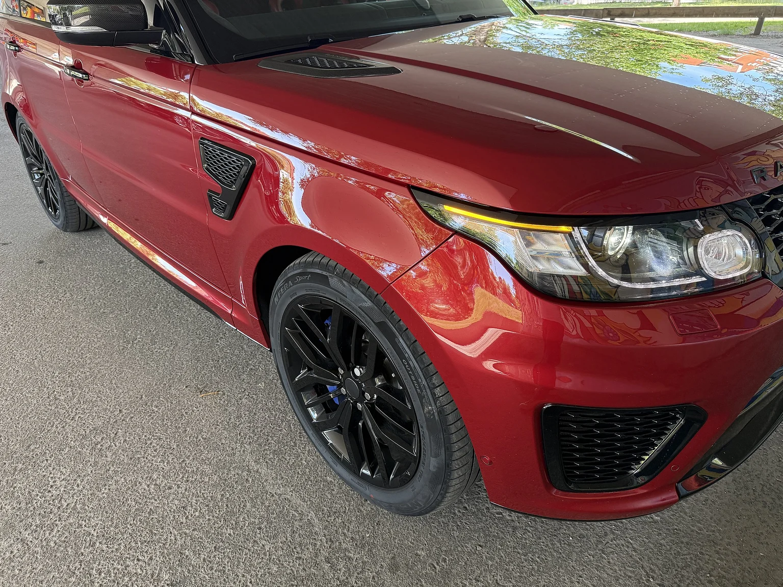 Aussenfoto 2017 Range Rover Sport SVR (50)