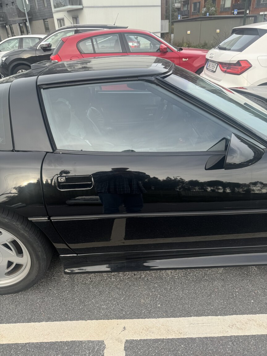 Exterior image of 1989 Chevrolet Corvette 