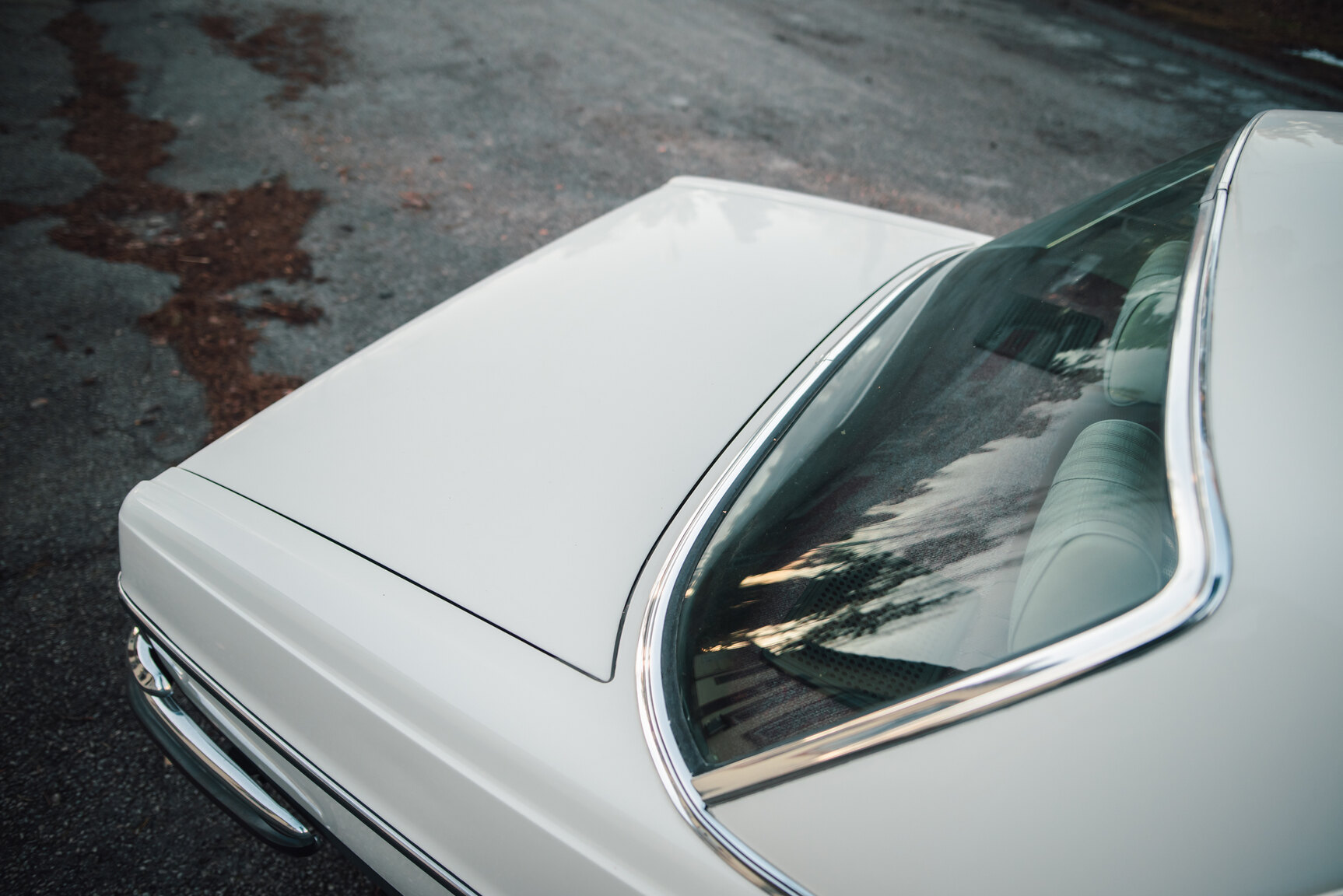 Exterior image of 1967 Mercedes-Benz 250 S