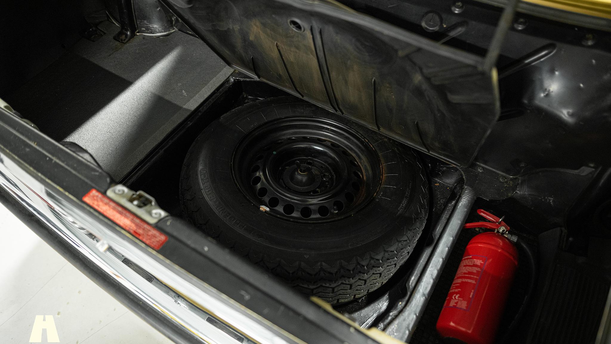 Innenraumfoto von 1975 Mercedes SL 350