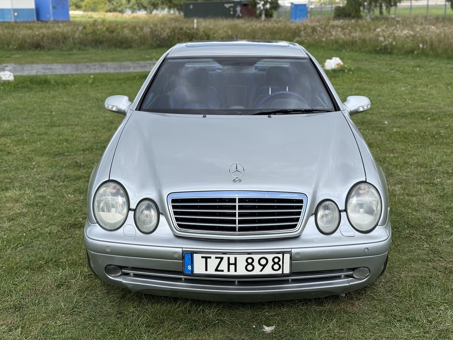Exterior image of 2000 Mercedes-Benz CLK 55 AMG Coupé