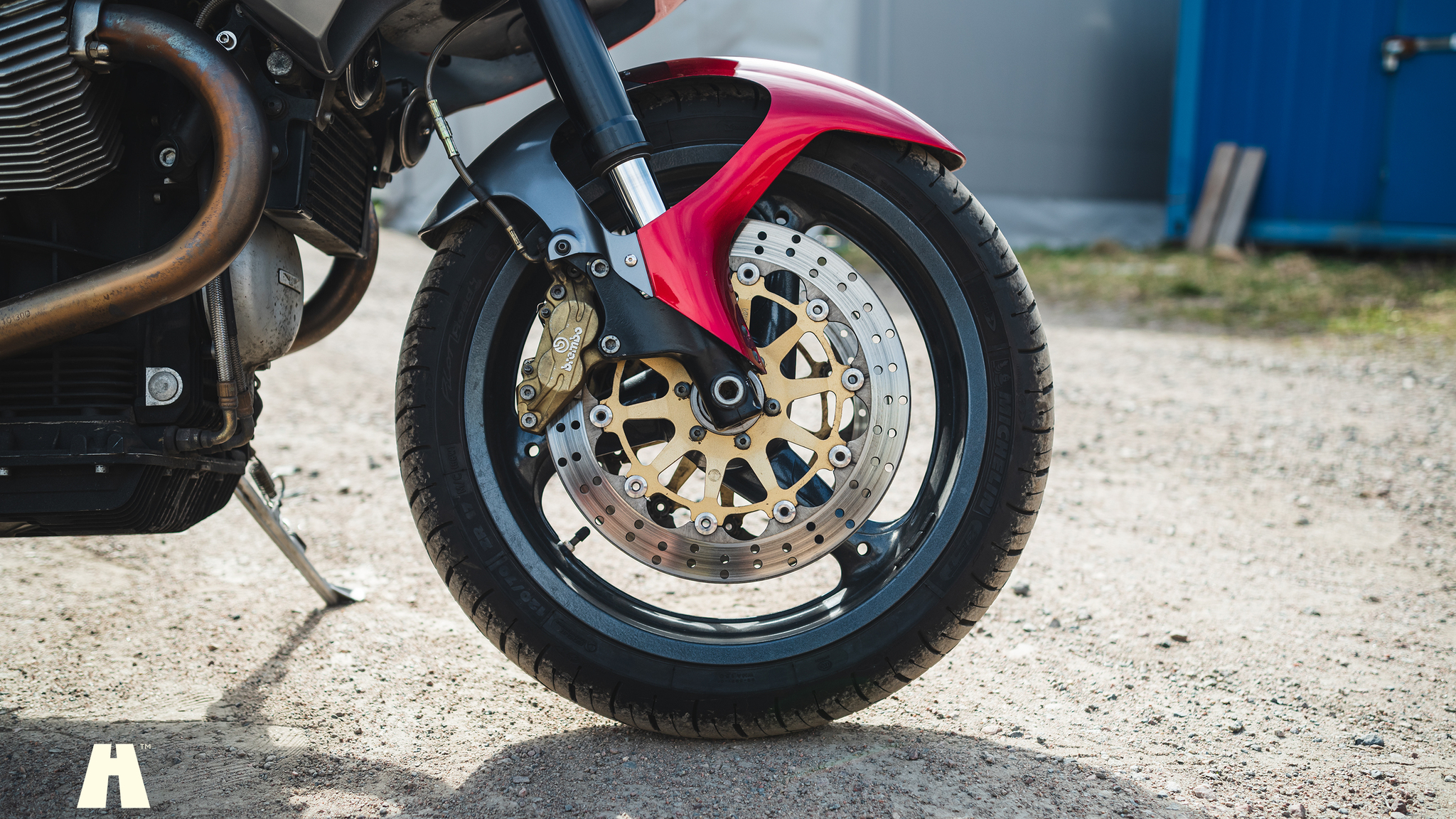 Exterior image of 2002 Moto Guzzi V11 Le Mans (23)