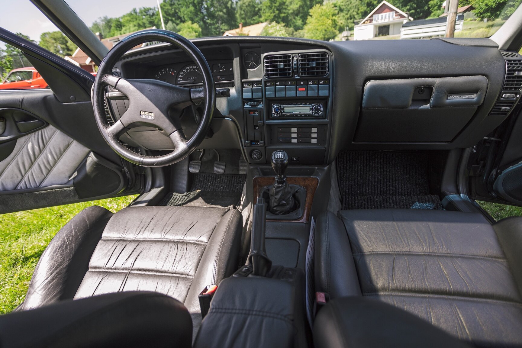 Interior image of 1991 Lotus Omega