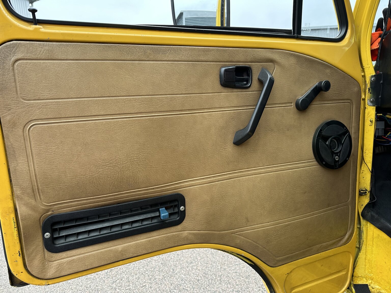 Innenraumfoto von 1981 Volkswagen LT45 biltransport (1)