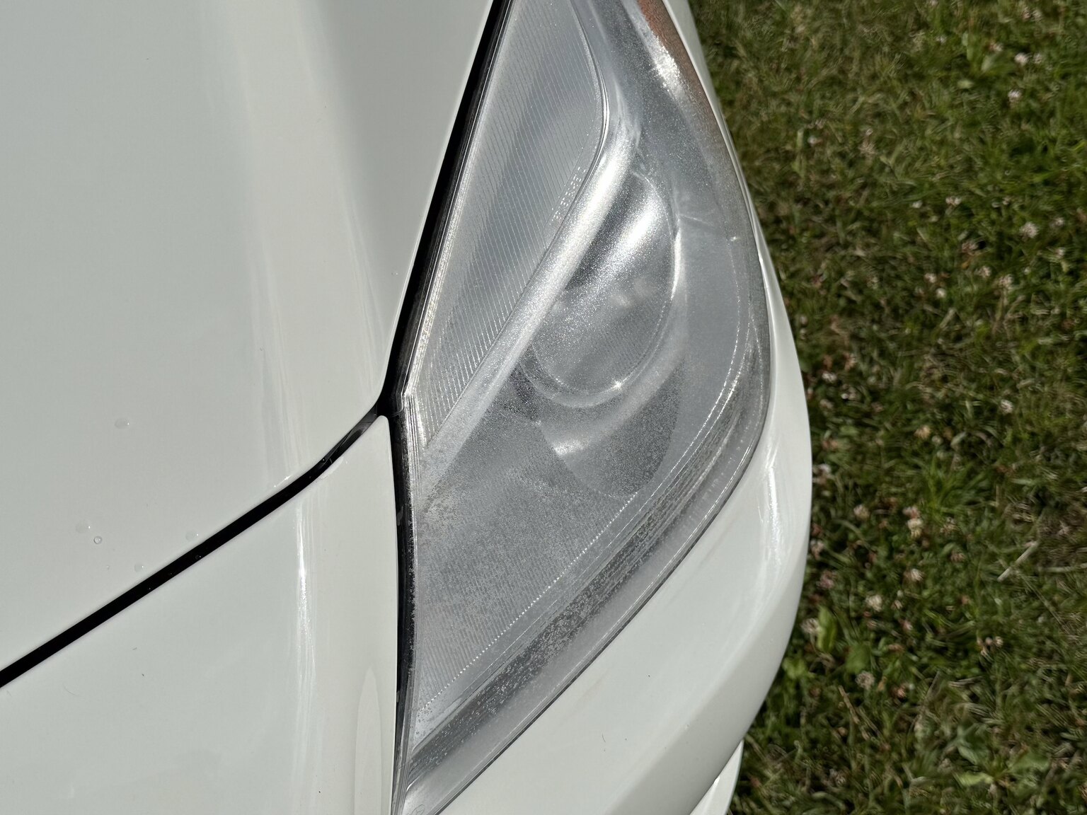 Exterior image of 2012 Mercedes-Benz SLK 350