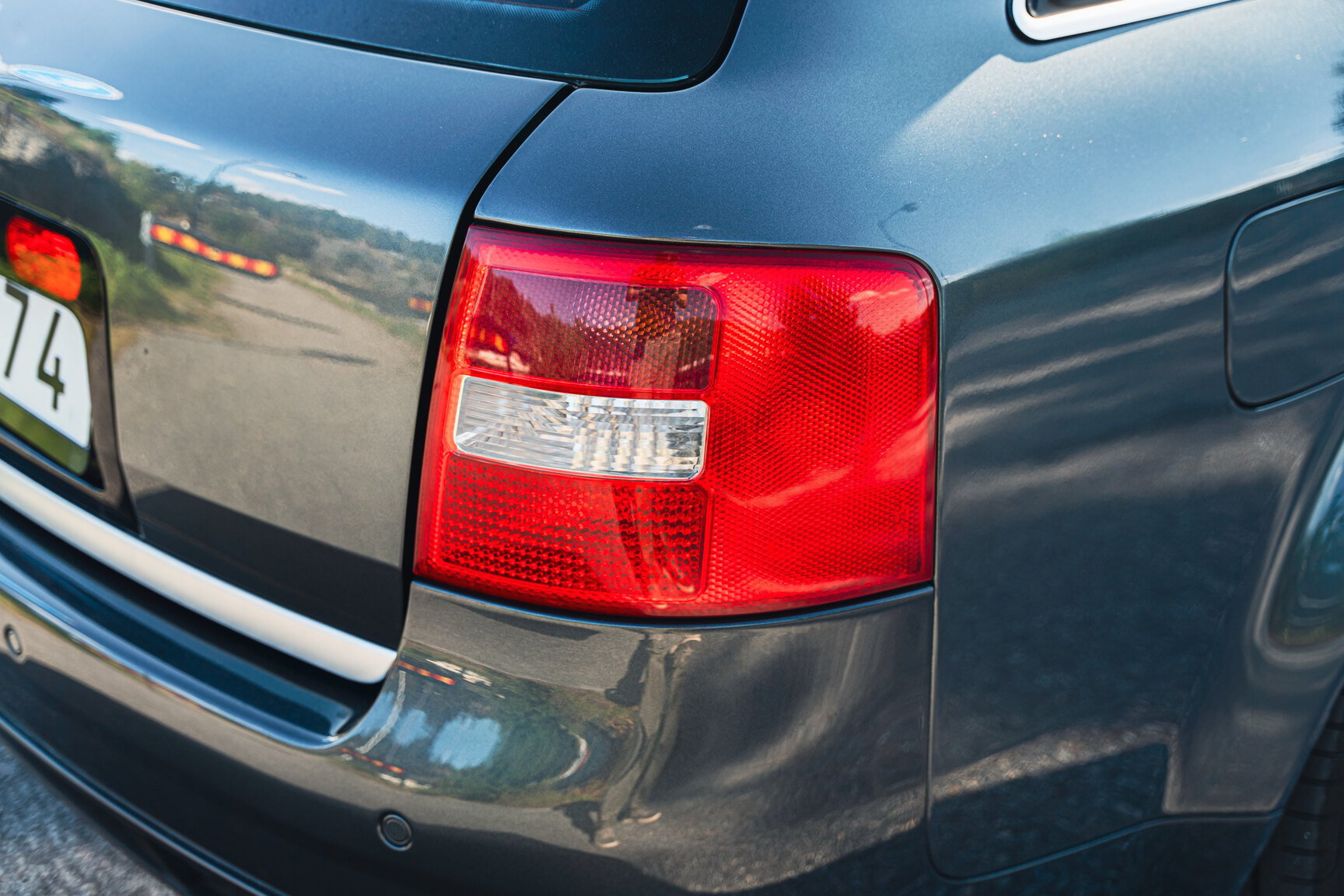 Exterior image of 2003  Audi RS6 C5