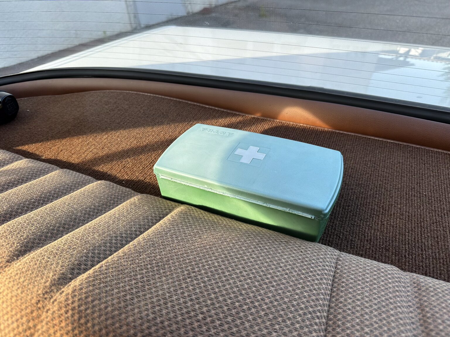 Innenraumfoto von 1975 Mercedes Benz 200