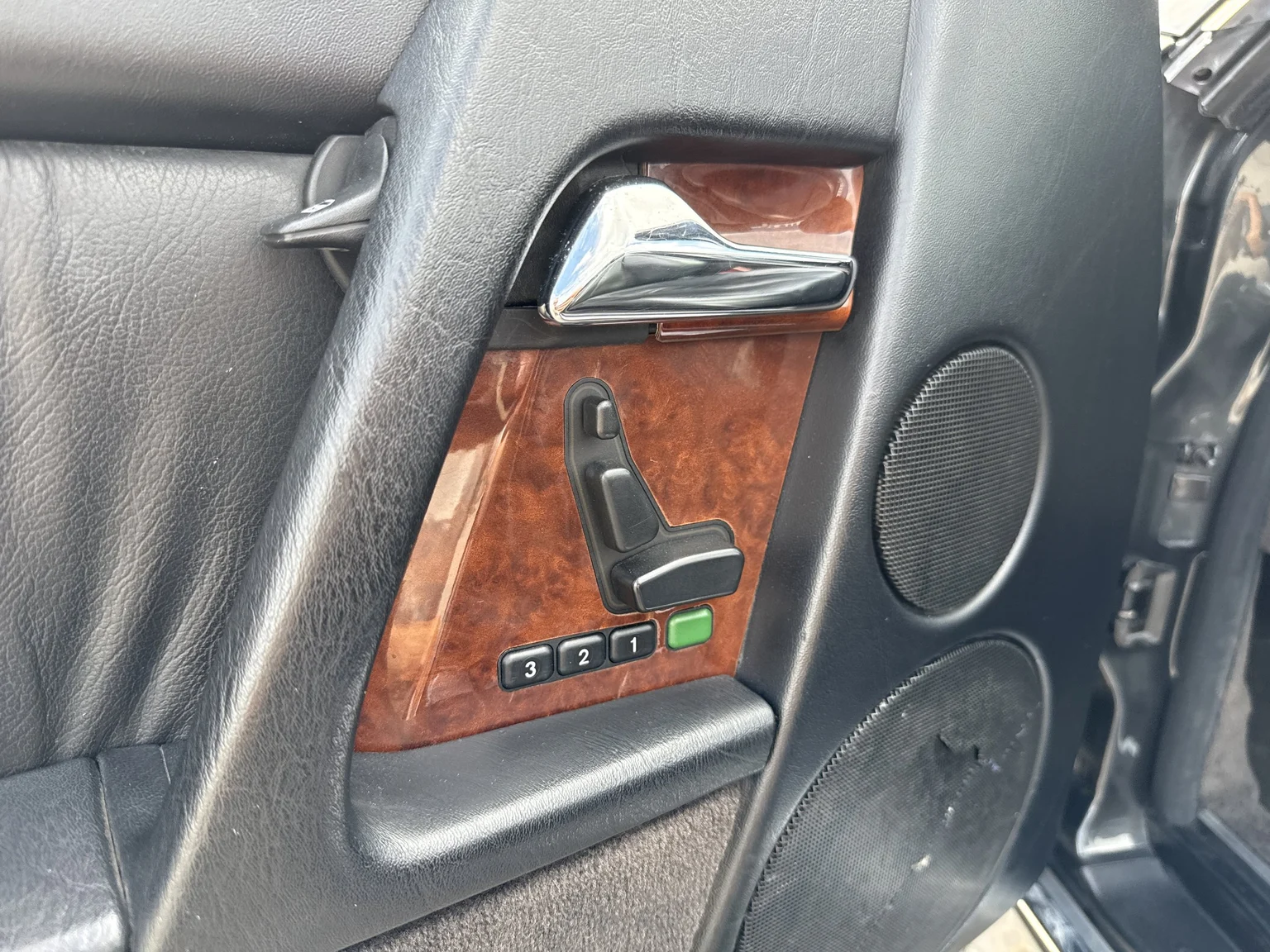 Innenraumfoto von 1995 Mercedes-Benz SL 500 (6)