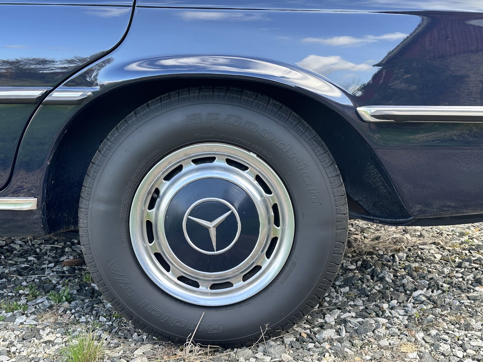 Exterior image of 1975 Mercedes-Benz 450 SEL 6.9 Bepansrad 