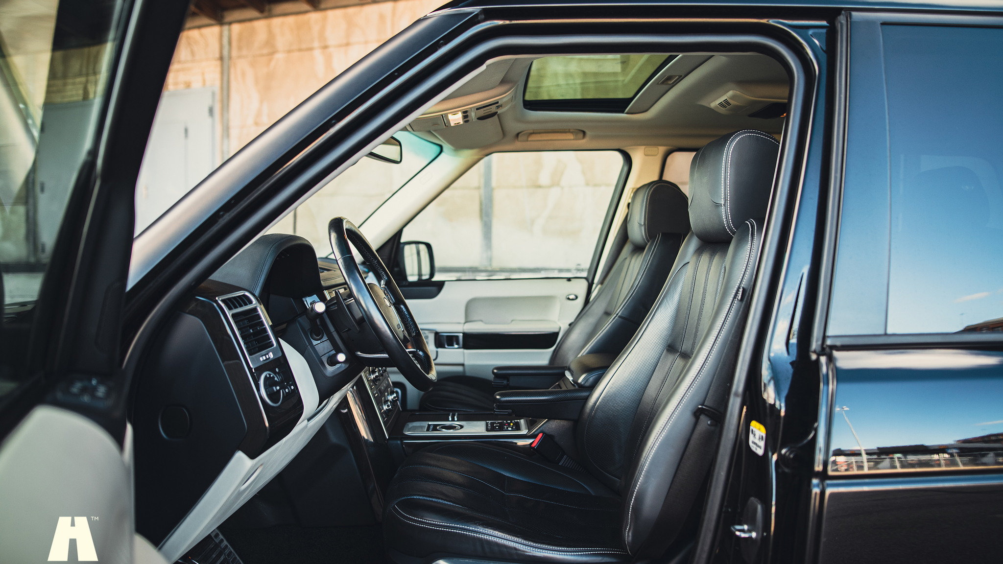 Interiörbild 2011 Range Rover TDV8 Autobiography  (3)