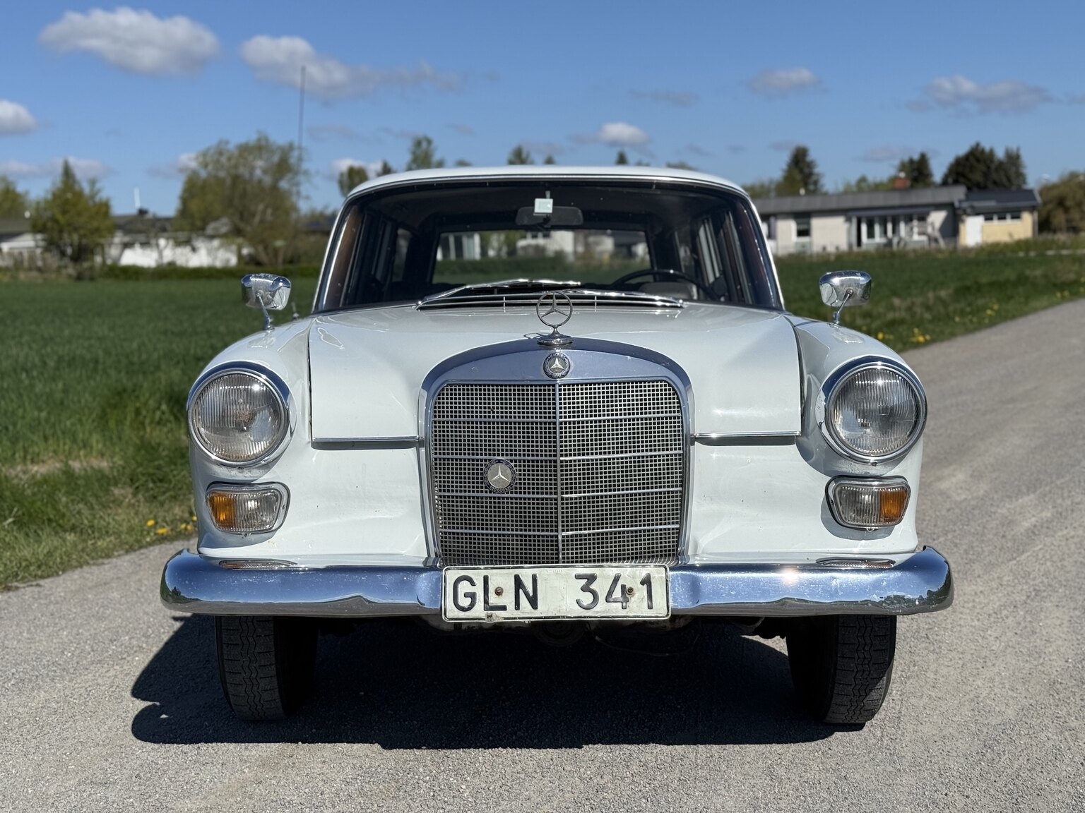 Exterior image of 1967 Mercedes-Benz 230 Safari