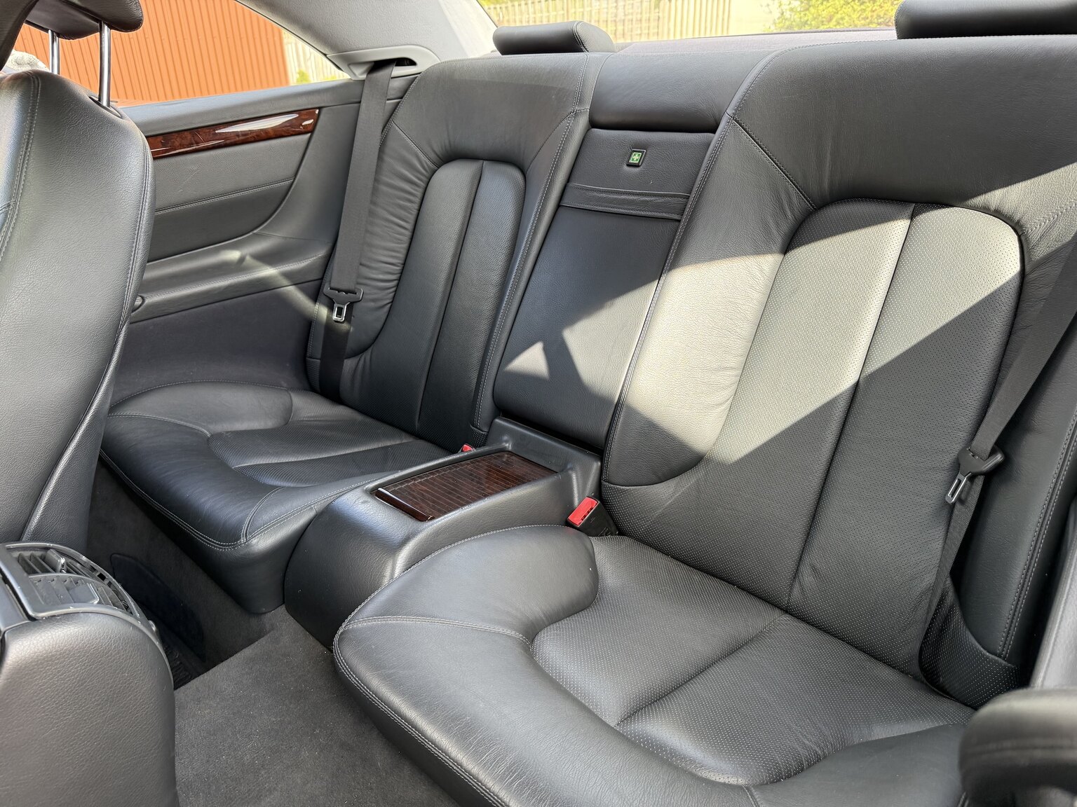 Interior image of 2000 Mercedes-Benz CL 500