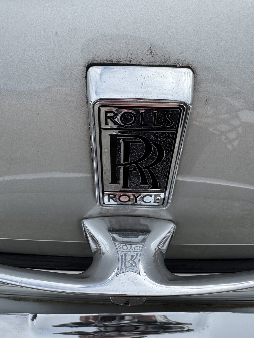 Exterior image of 1976 Rolls-Royce Silver Shadow