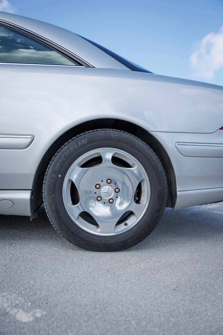 Exterior image of 2000 Mercedes-Benz CL600