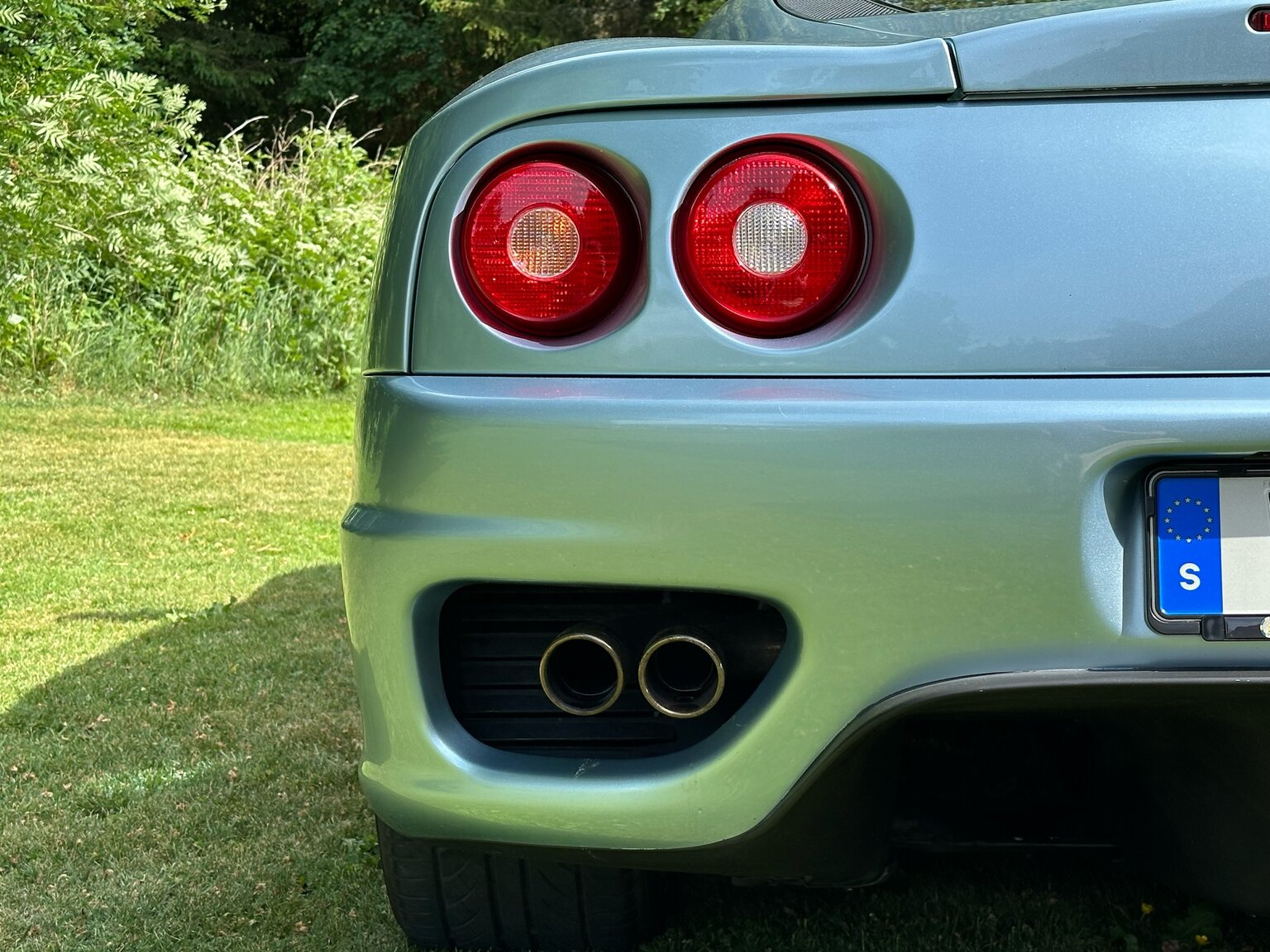 Exterior image of 2001 Ferrari 360 Modena V8 Manual (16)