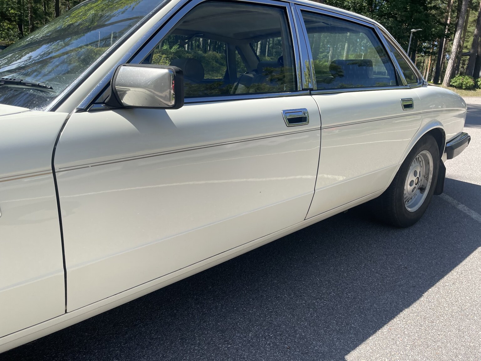 Exteriörbild på 1988 Jaguar XJ6 Sovereign