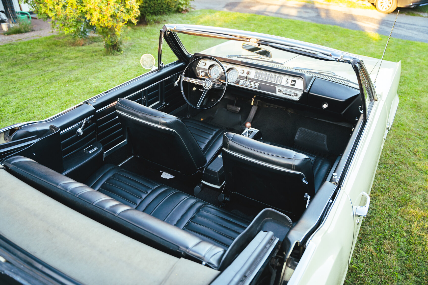 Interiörbild 1967 Oldsmobile Cutlass Supreme Cabriolet