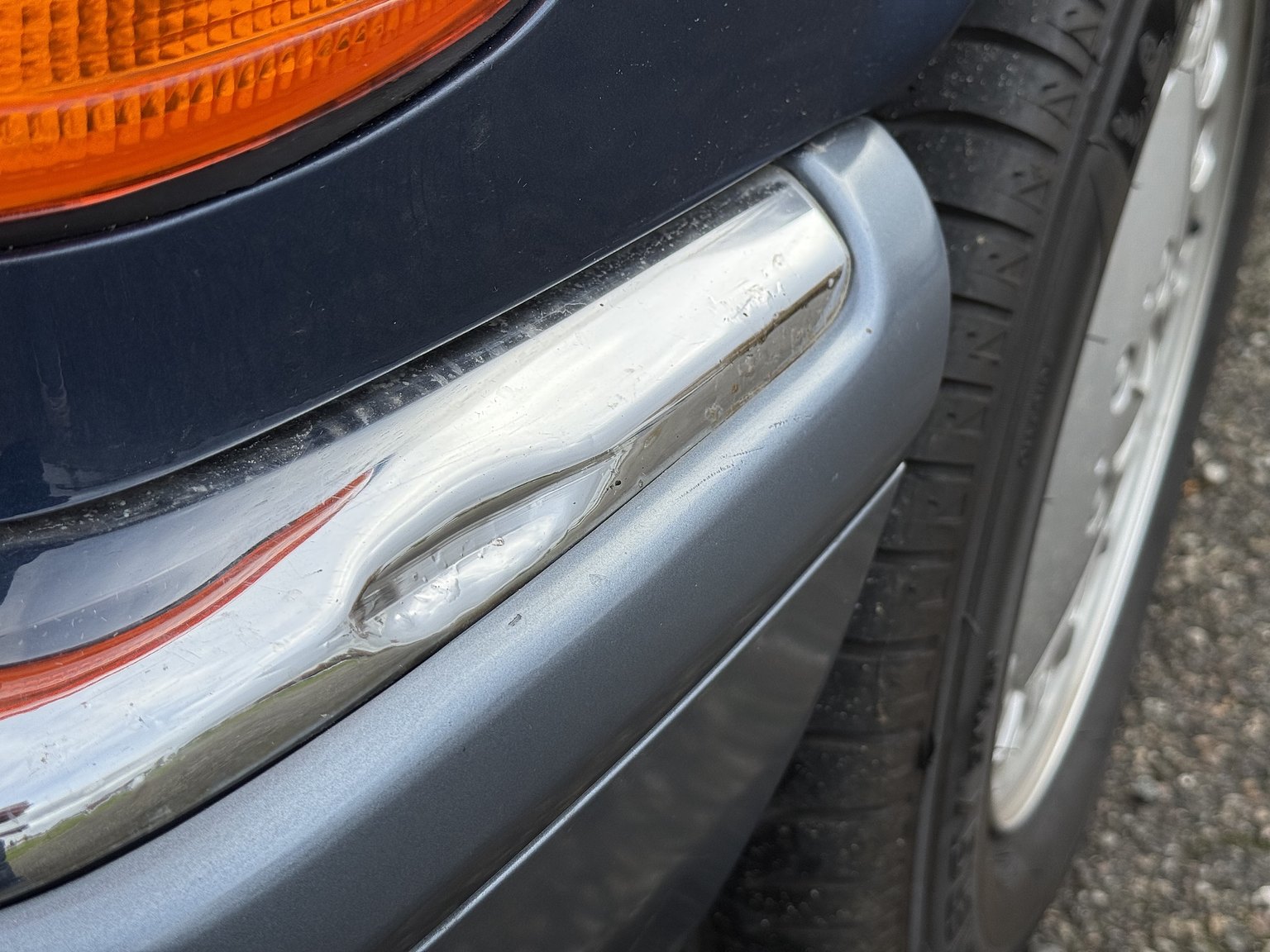 Exteriörbild på 1987 Mercedes-Benz 300 SE