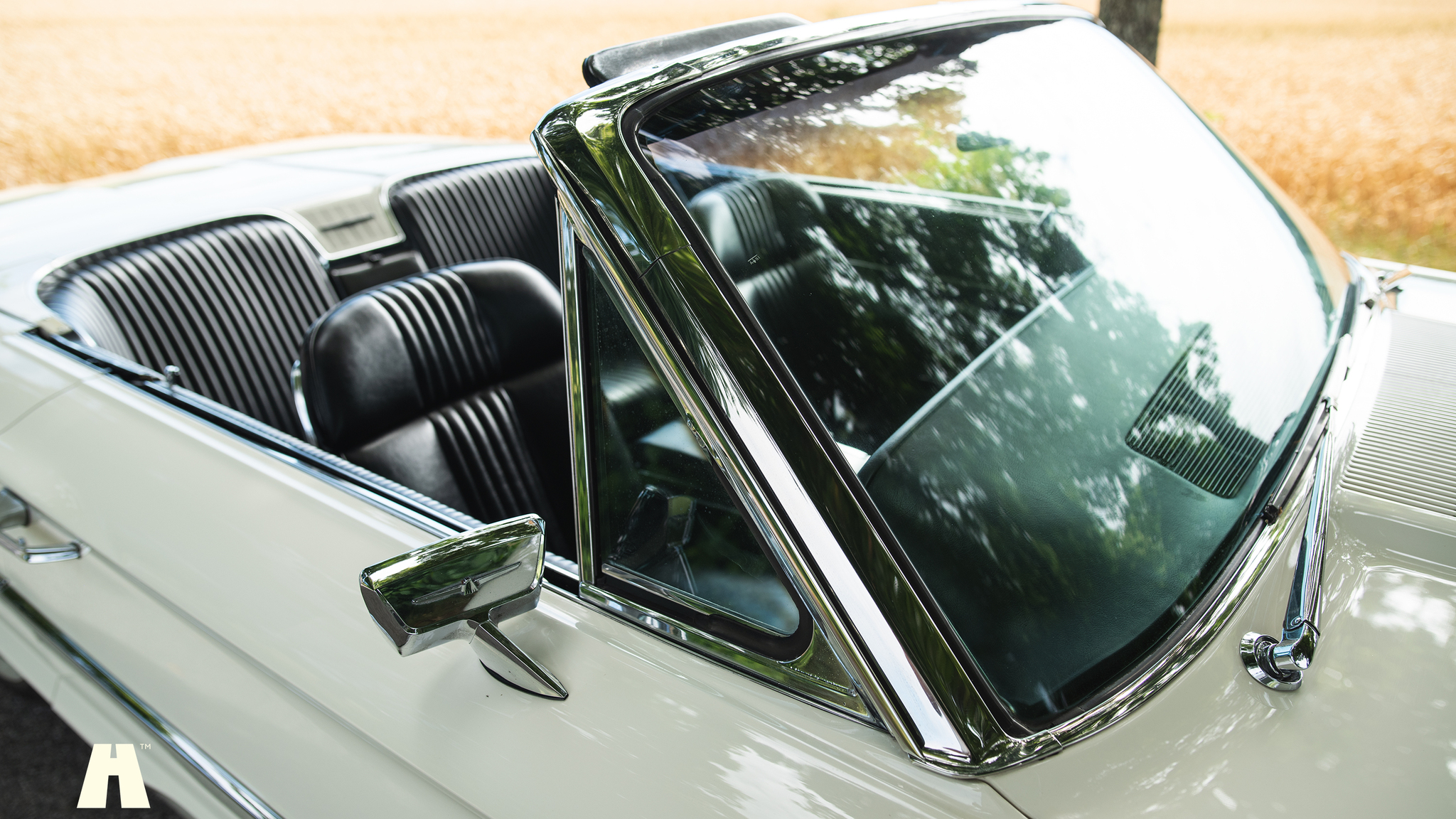 Exterior image of 1965 Ford Thunderbird (48)