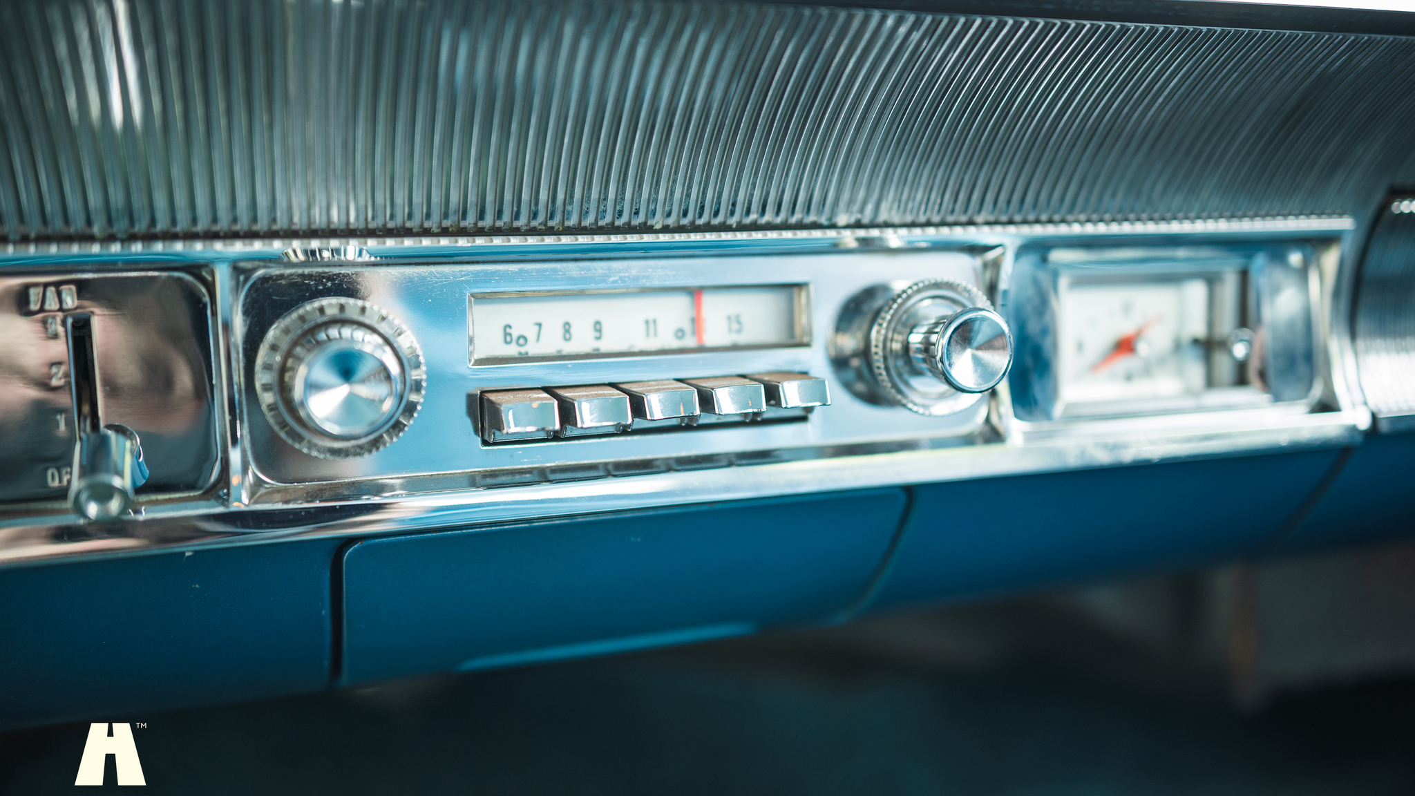 Interior image of 1963 Mercury Monterey Custom 4-door (20)