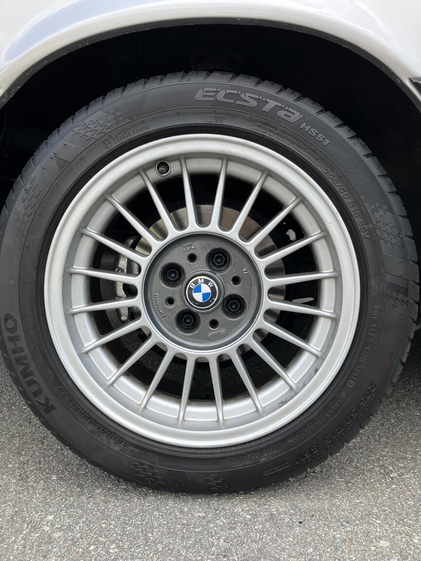 Exteriörbild på 1979 BMW 323i