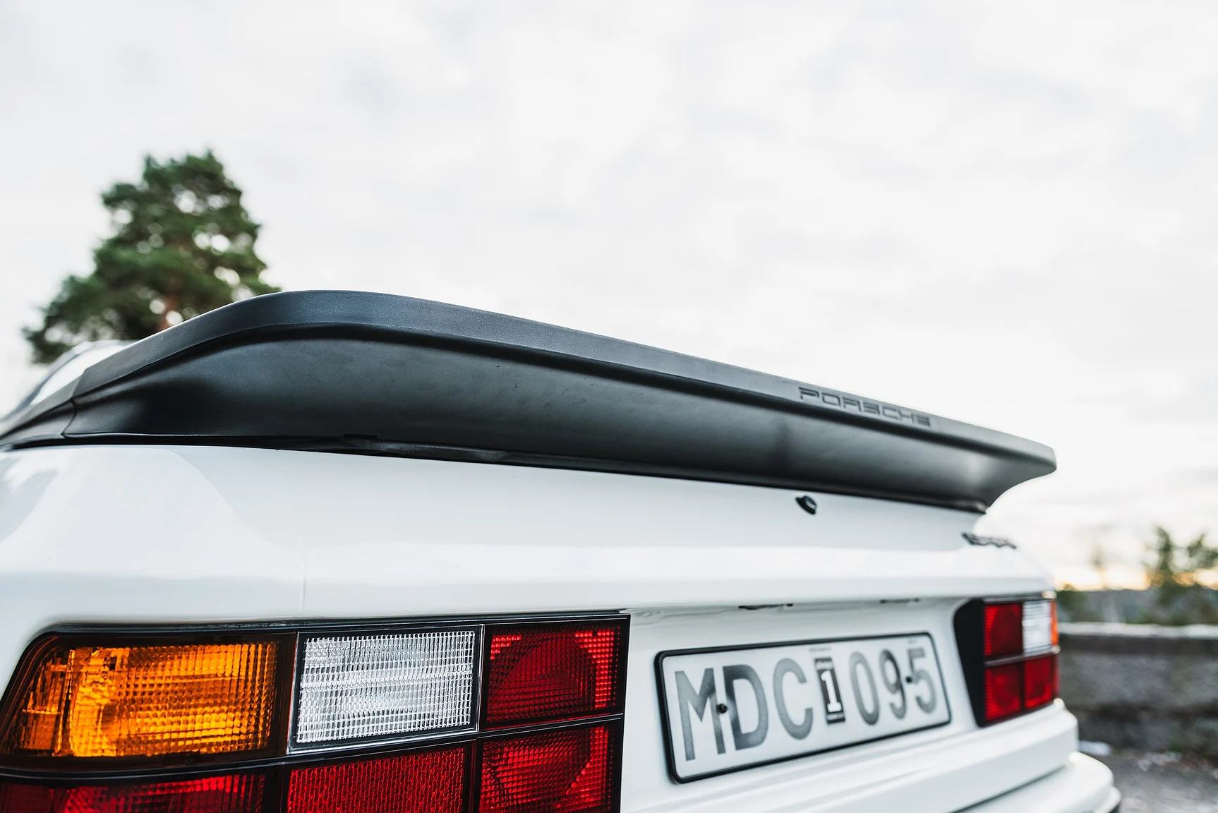 Exterior image of 1986 Porsche 944R (56)