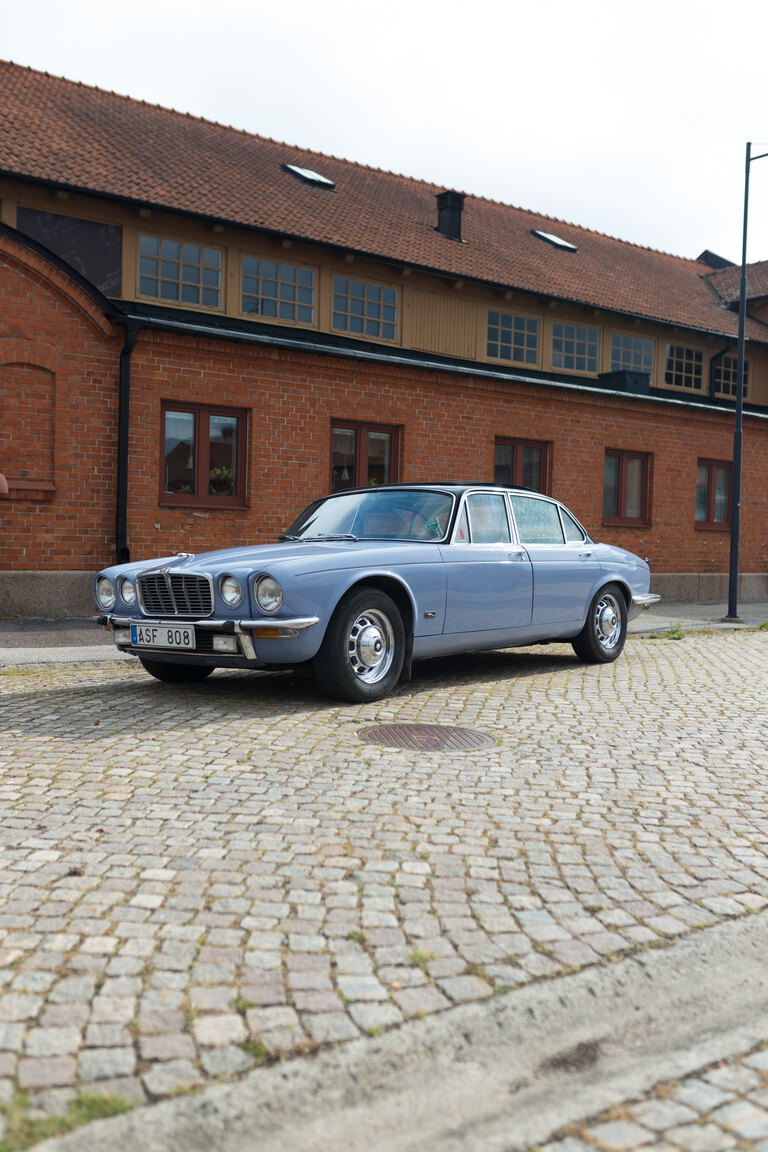 Aussenfoto 1975 JAGUAR XJ6  (1)
