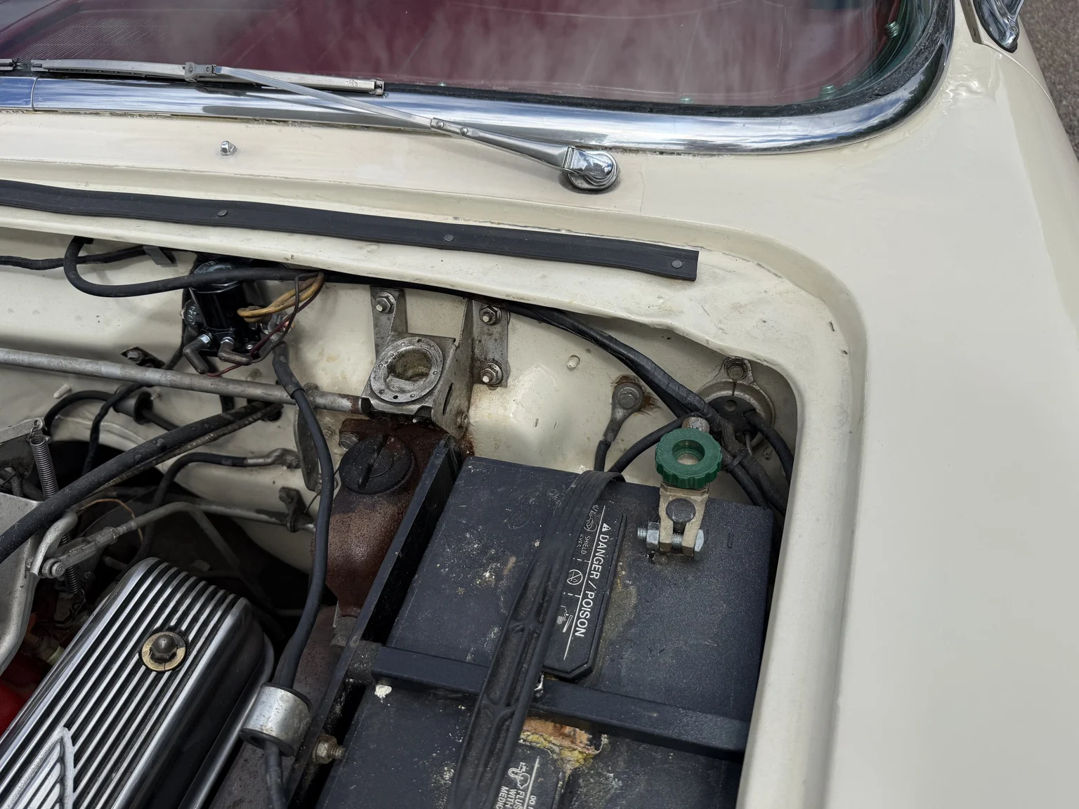 Image of 1957 Ford Thunderbird (27) mechanics