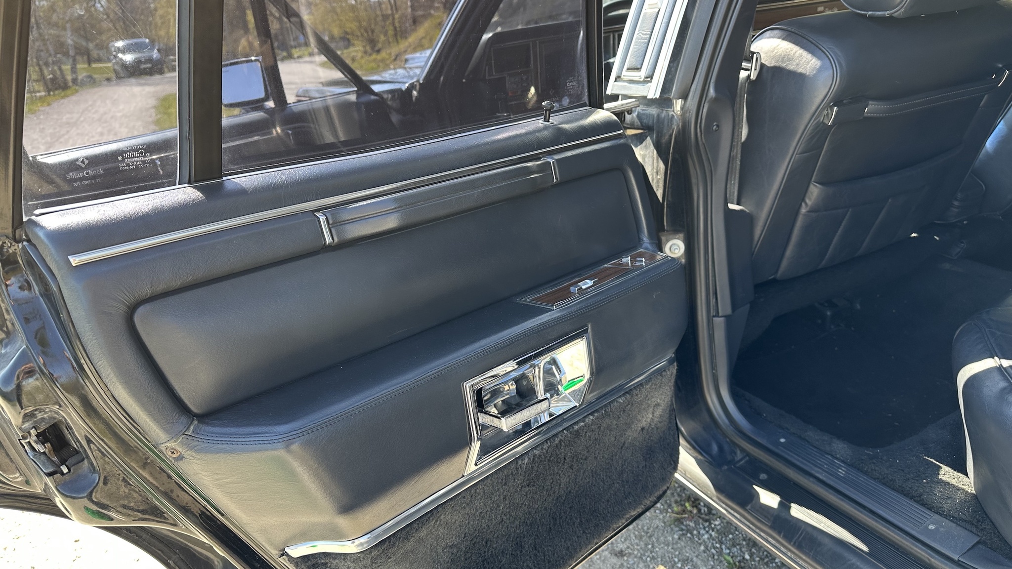 Interior image of 1988 Lincoln Town Car