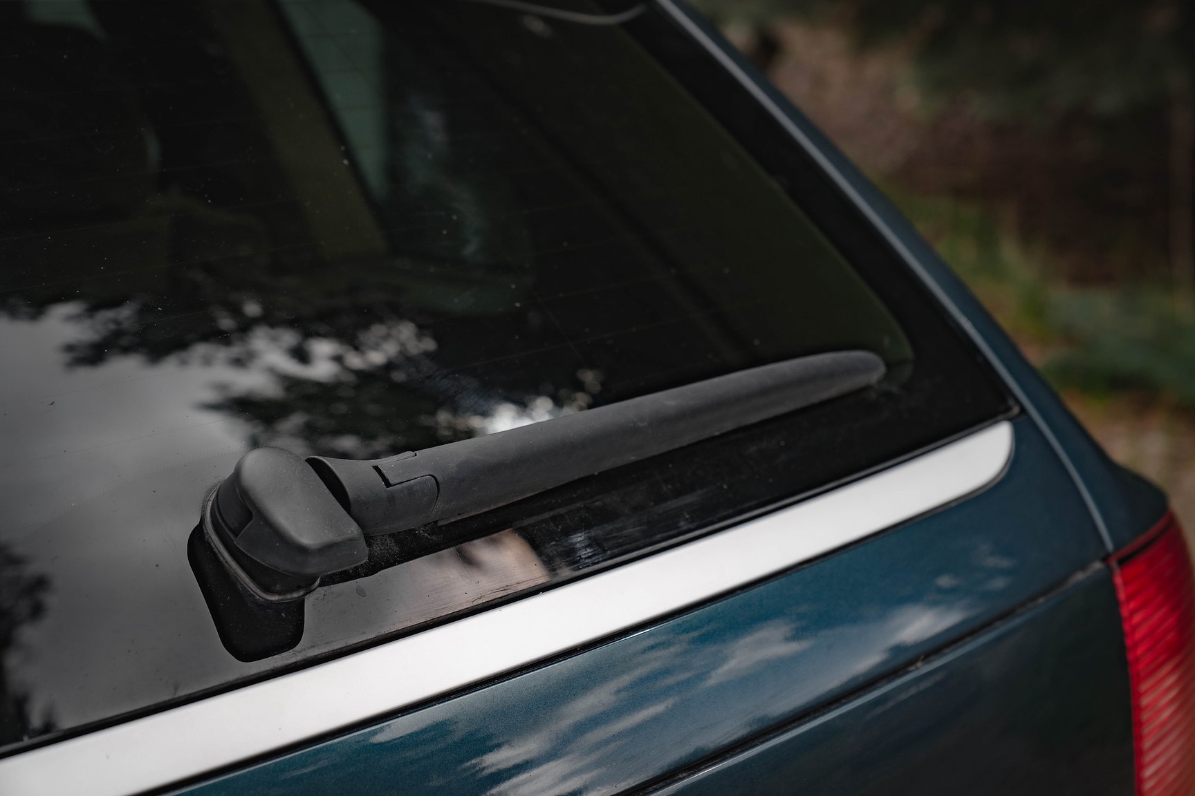 Exterior image of 2005 Porsche Cayenne Turbo WLS