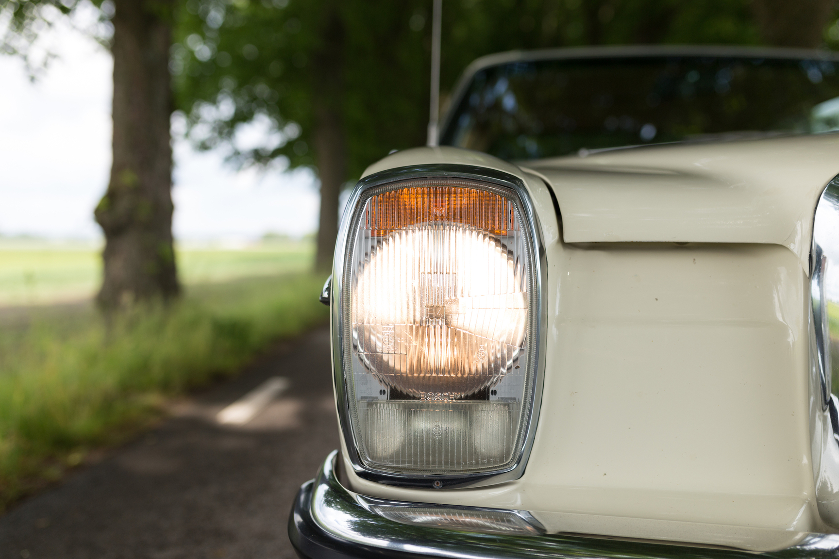 Exteriörbild på 1971 Mercedes 250 C