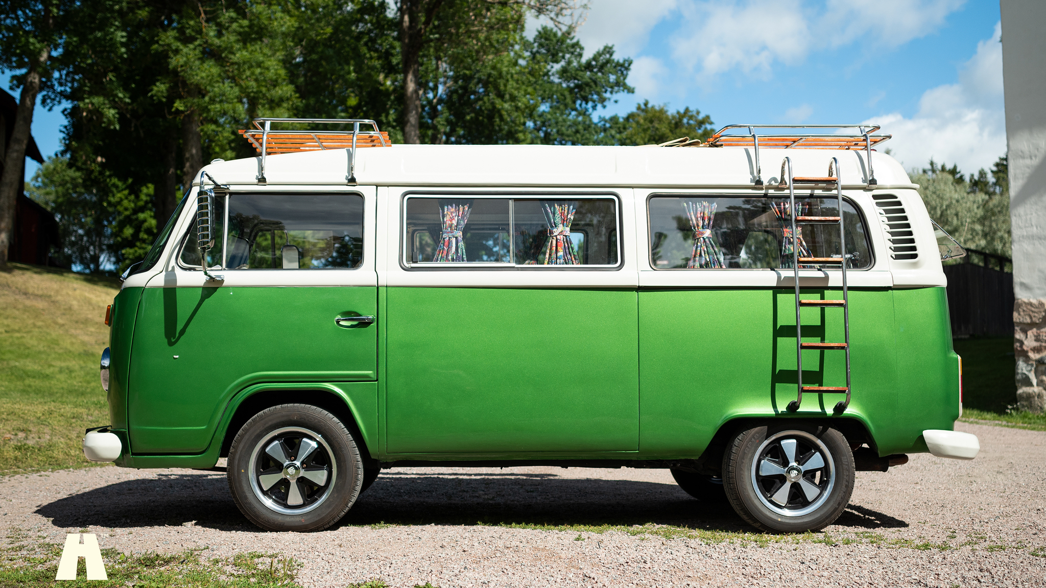 Exterior image of 1998 Volkswagen T2 Camper
