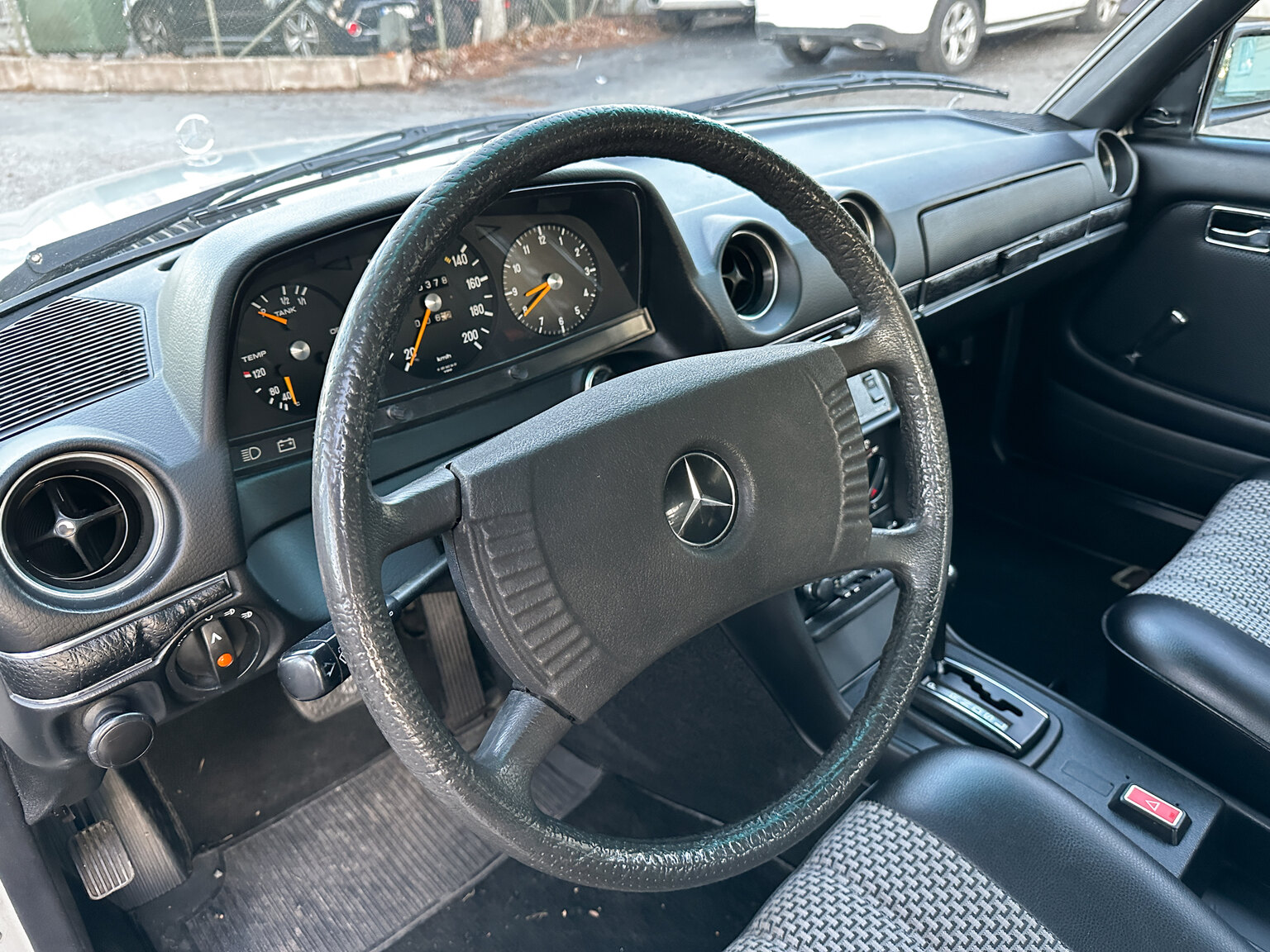 Interiörbild 1978 Mercedes-Benz 250