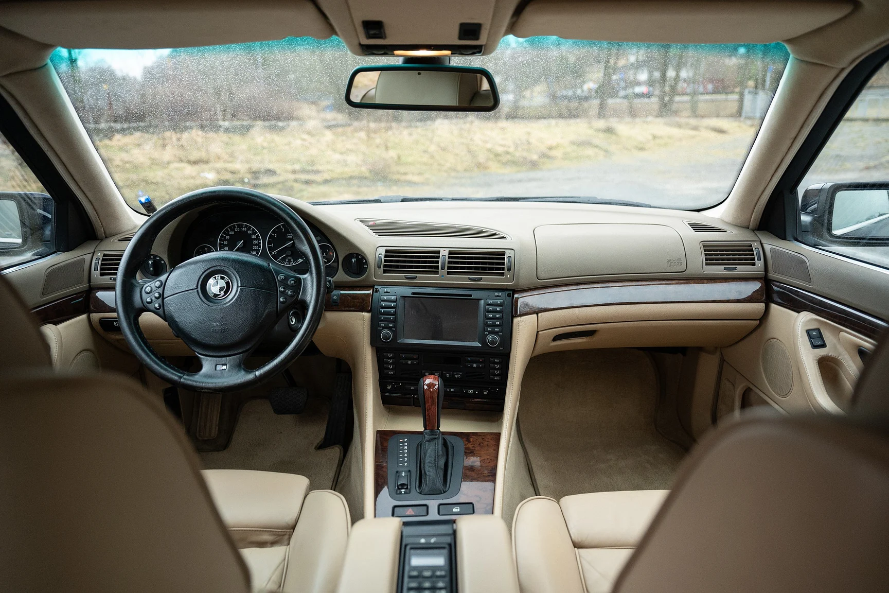 Interior image of 1996 BMW 740 iA - NO RESERVE (26)