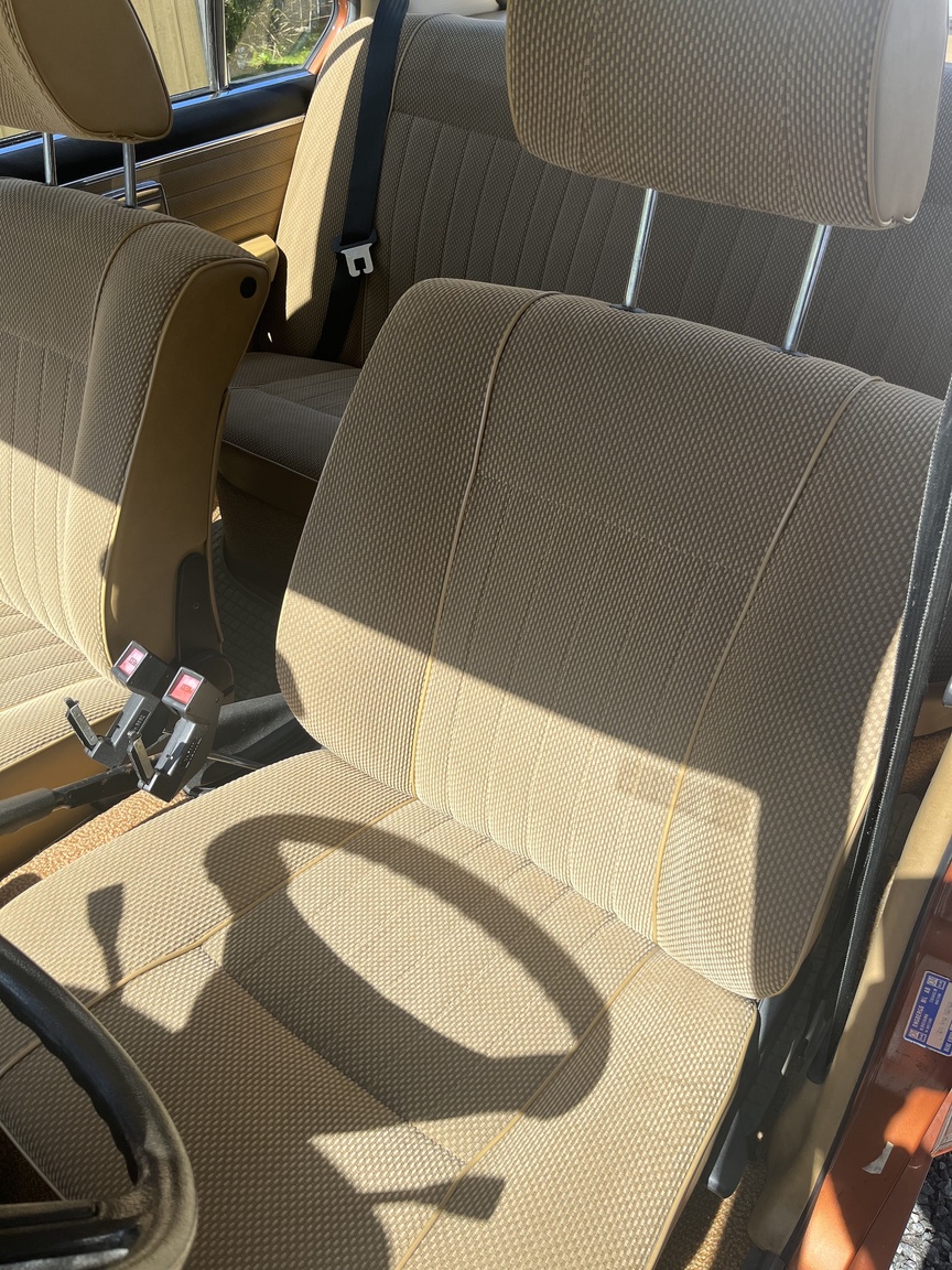 Innenraumfoto von 1977 BMW 518 (28)