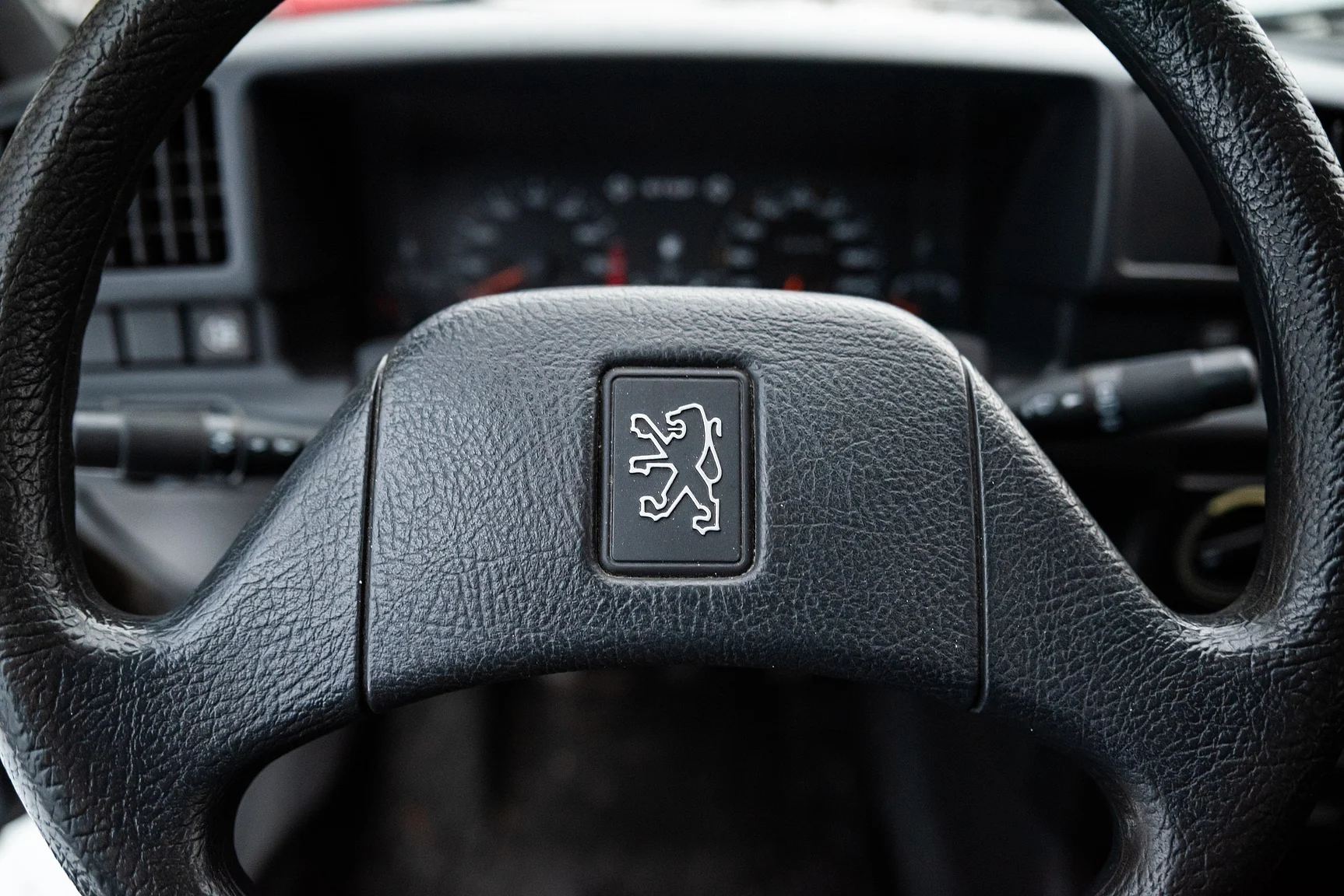 Innenraumfoto von 1991 Peugeot 405 Break SRI (37)