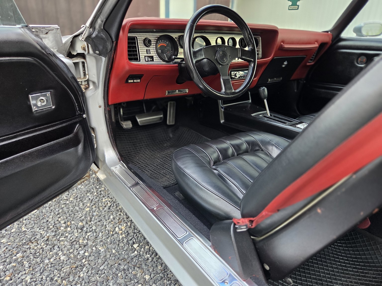 Innenraumfoto von 1976 Pontiac Firebird Trans Am