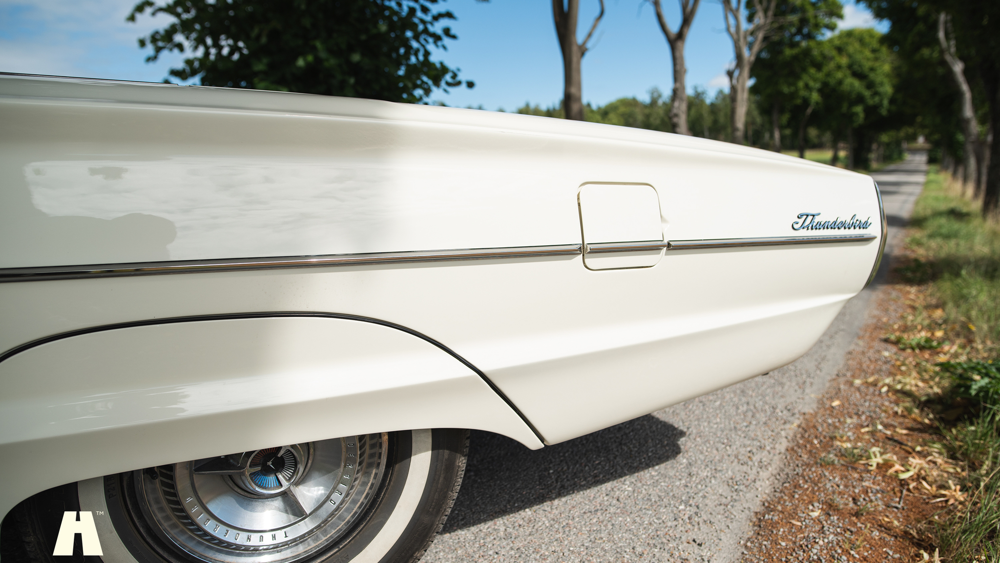 Exterior image of 1965 Ford Thunderbird (24)