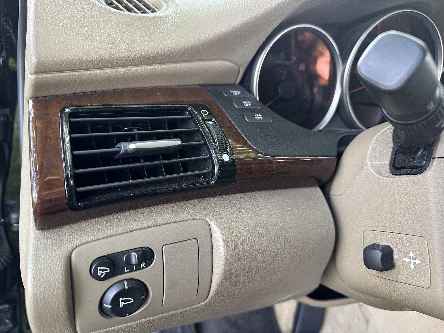 Interiörbild 2007 Honda Legend (15)