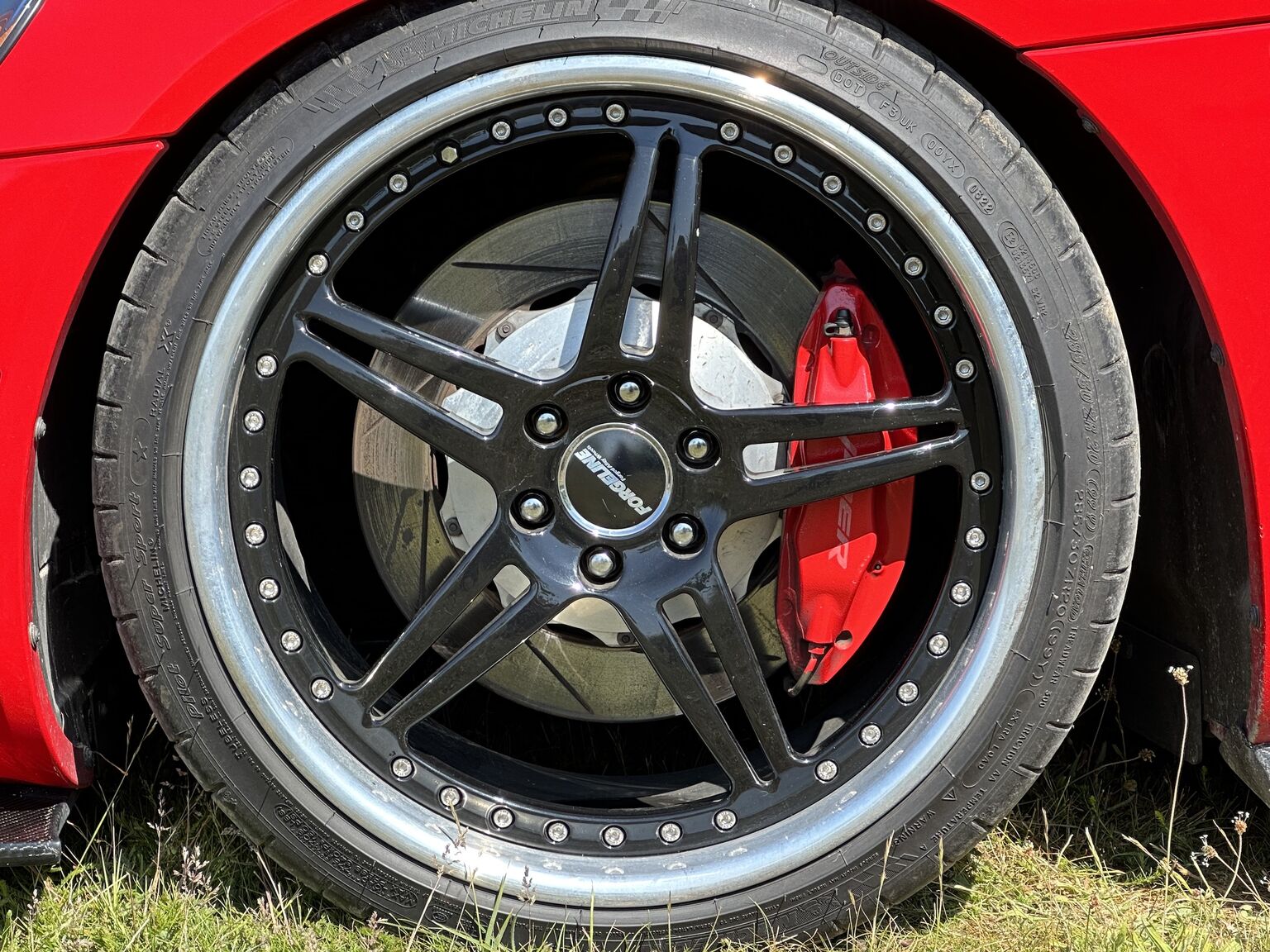 Exterior image of 2004 Dodge Viper SRT-10 (27)