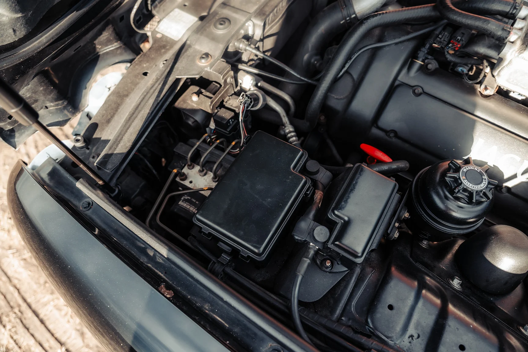 Image of 1997 Jaguar XJR 4.0 Kompressor NO RESERVE (14) mechanics