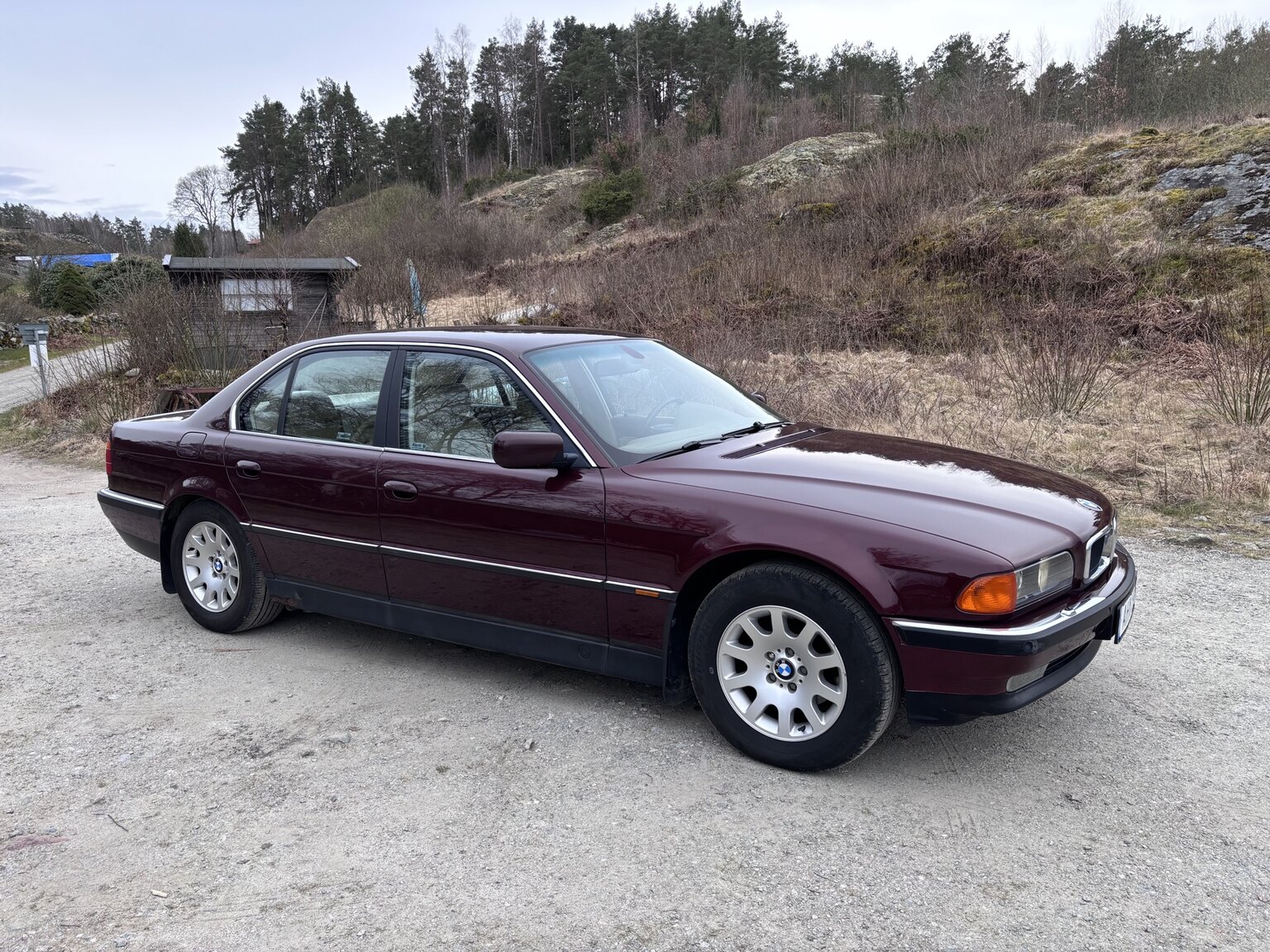 Exterior image of 1996 BMW 728iA