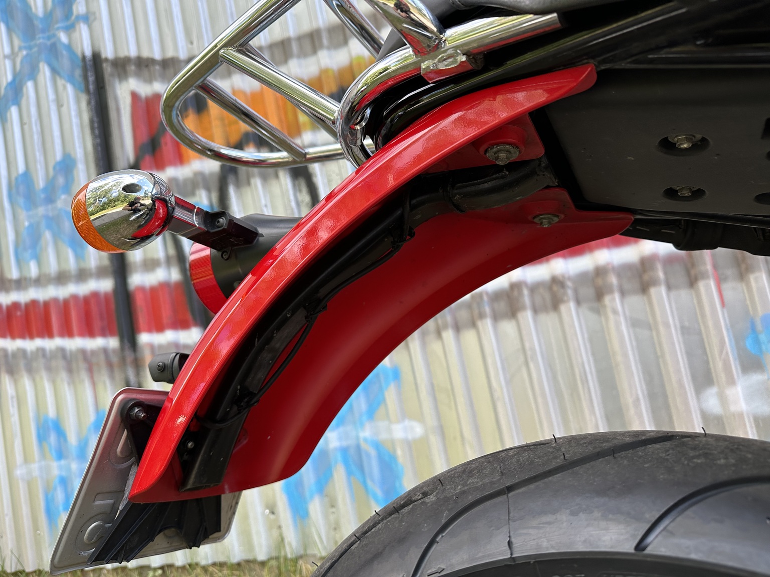 Exterior image of 2006 Ducati 1000 GT (46)