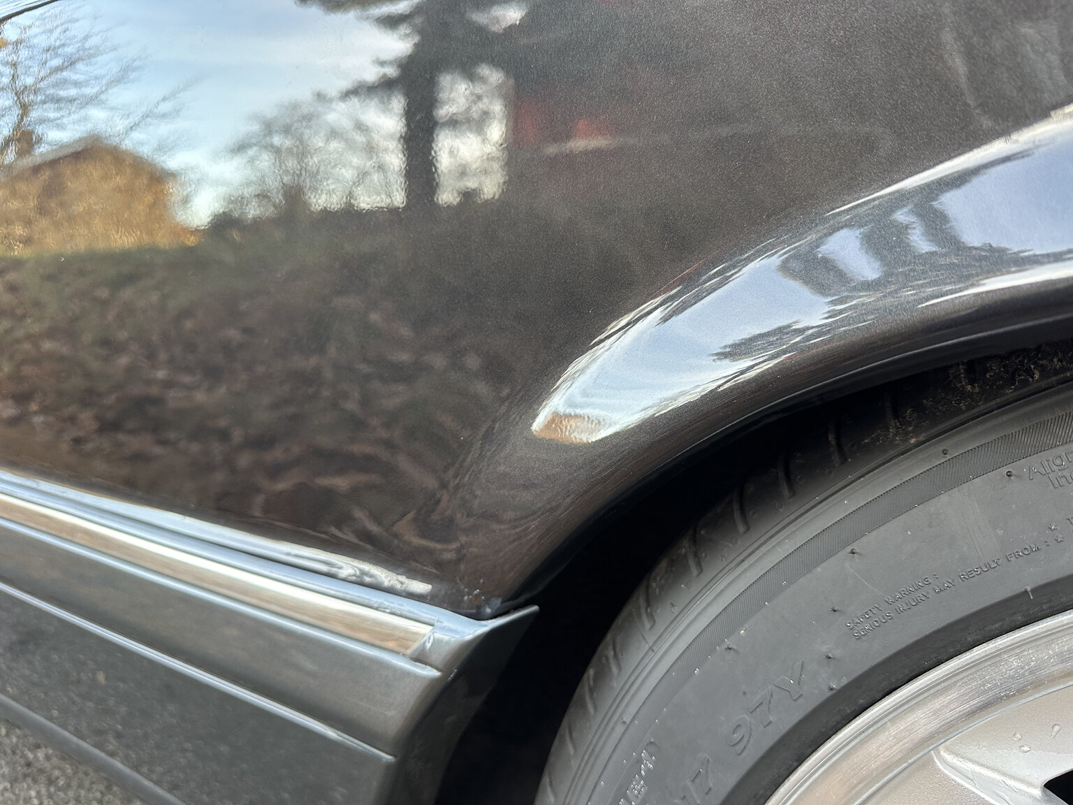 Exteriörbild på 1988 Mercedes 560 SEC
