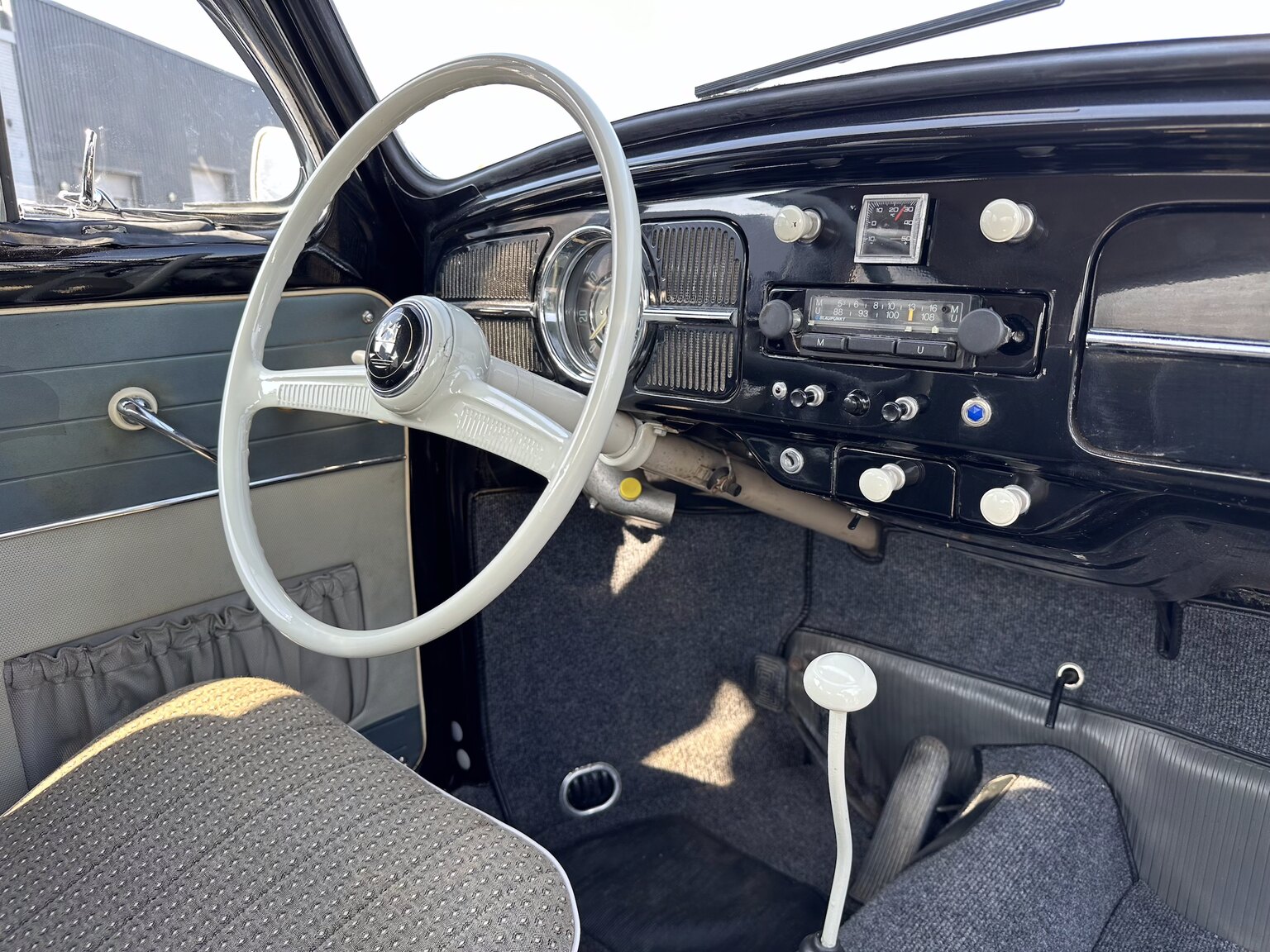 Innenraumfoto von 1958 Volkswagen 1200 Beetle