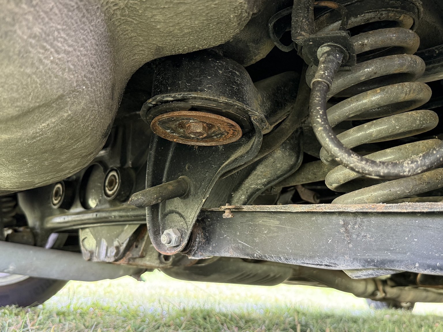 Image of 1990 Mercedes-Benz 300CE-24 mechanics