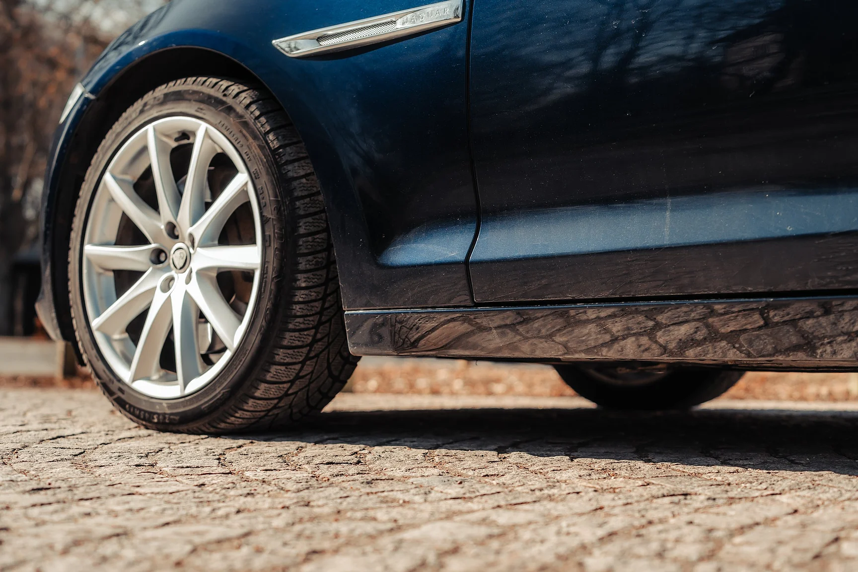 Exterior image of 2012 Jaguar XJ (71)