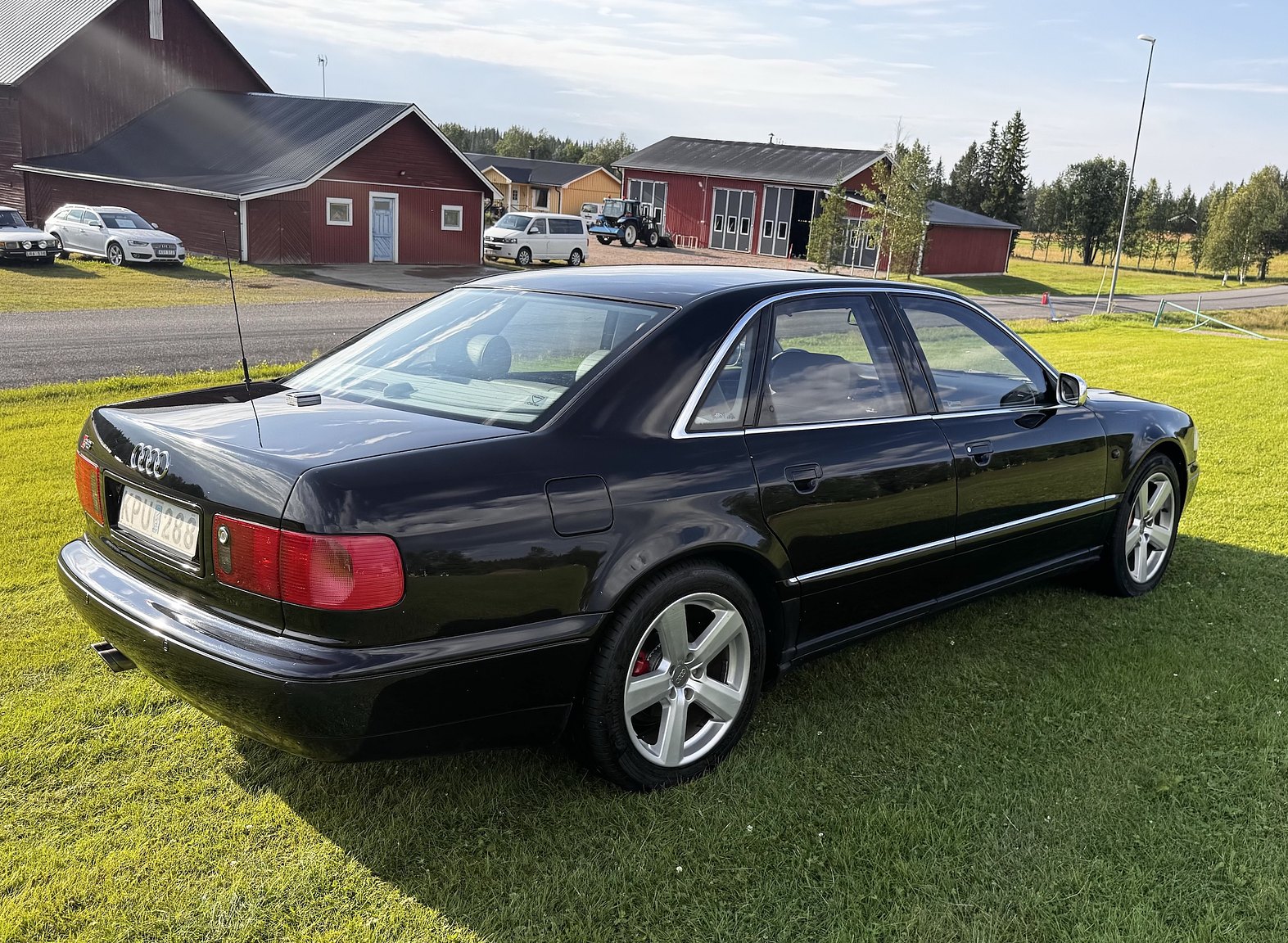 Exteriörbild på 1999 Audi S8 4.2 Quattro