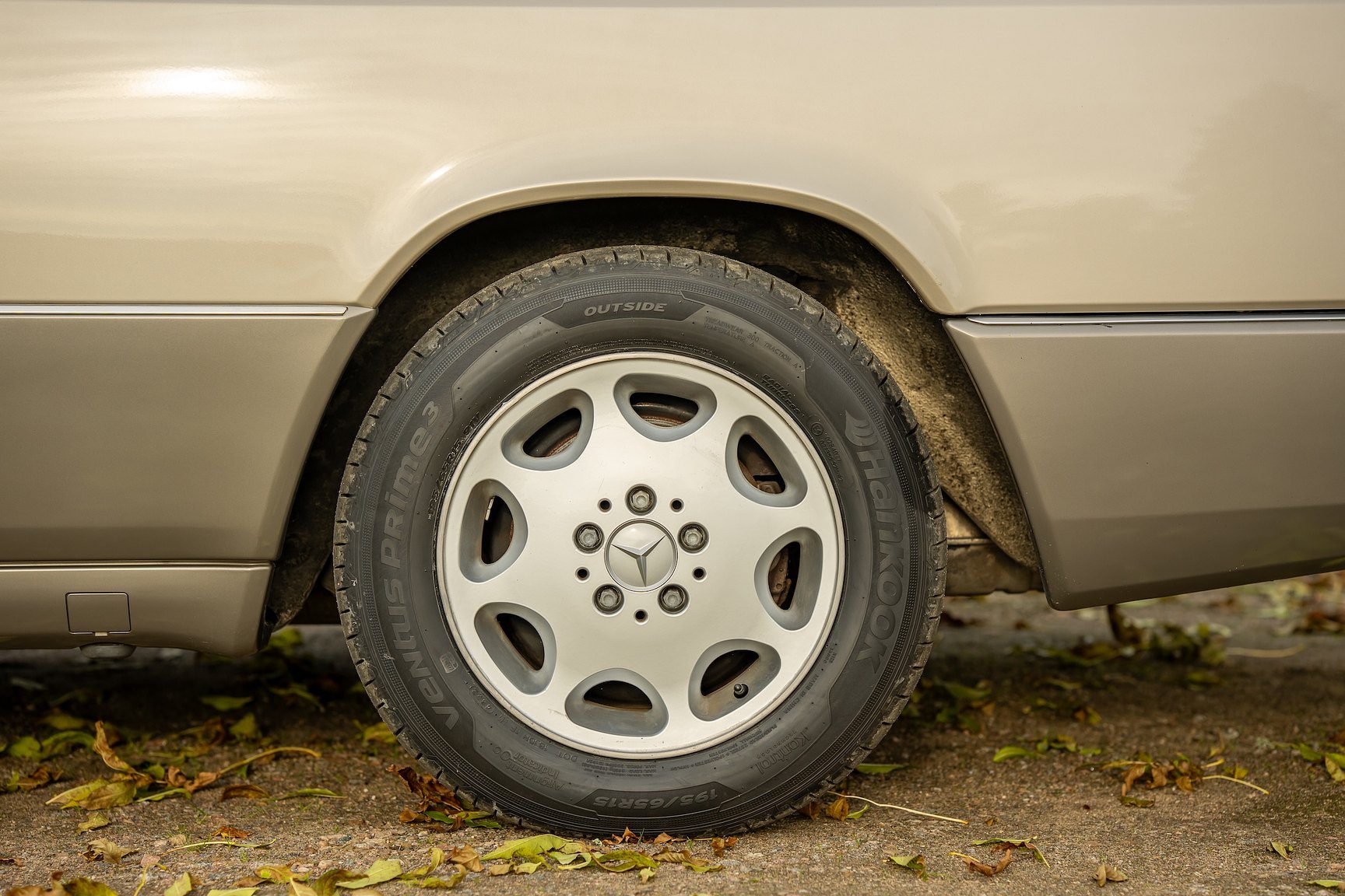 Exteriörbild på 1992 Mercedes-Benz 300 CE-24
