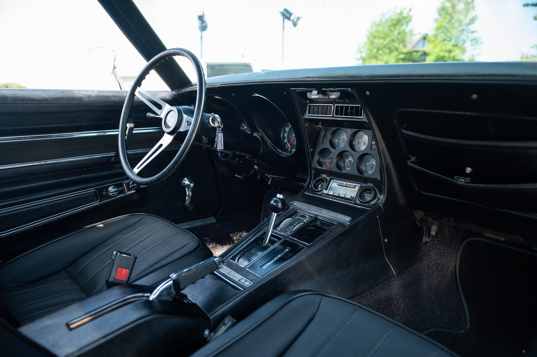 Interiörbild 1973 Corvette C3 Stingray (1)